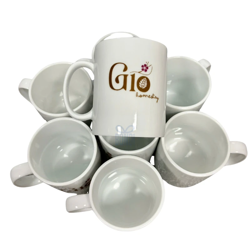 Cốc Quà Tặng In Logo Homestay: Tuyệt Chiêu Ghi Điểm Tuyệt Đối Với Khách Lưu Trú 5 cốc sứ in logo homestay cao cấp