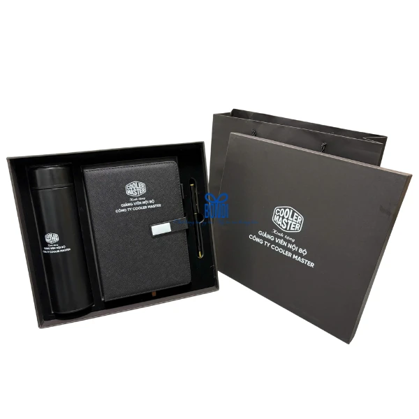 Quà Tặng Bình Giữ Nhiệt – Giải Pháp Quà Tặng Doanh Nghiệp Ý Nghĩa Và Thiết Thực 18 Set quà bình, sổ tay bút ký