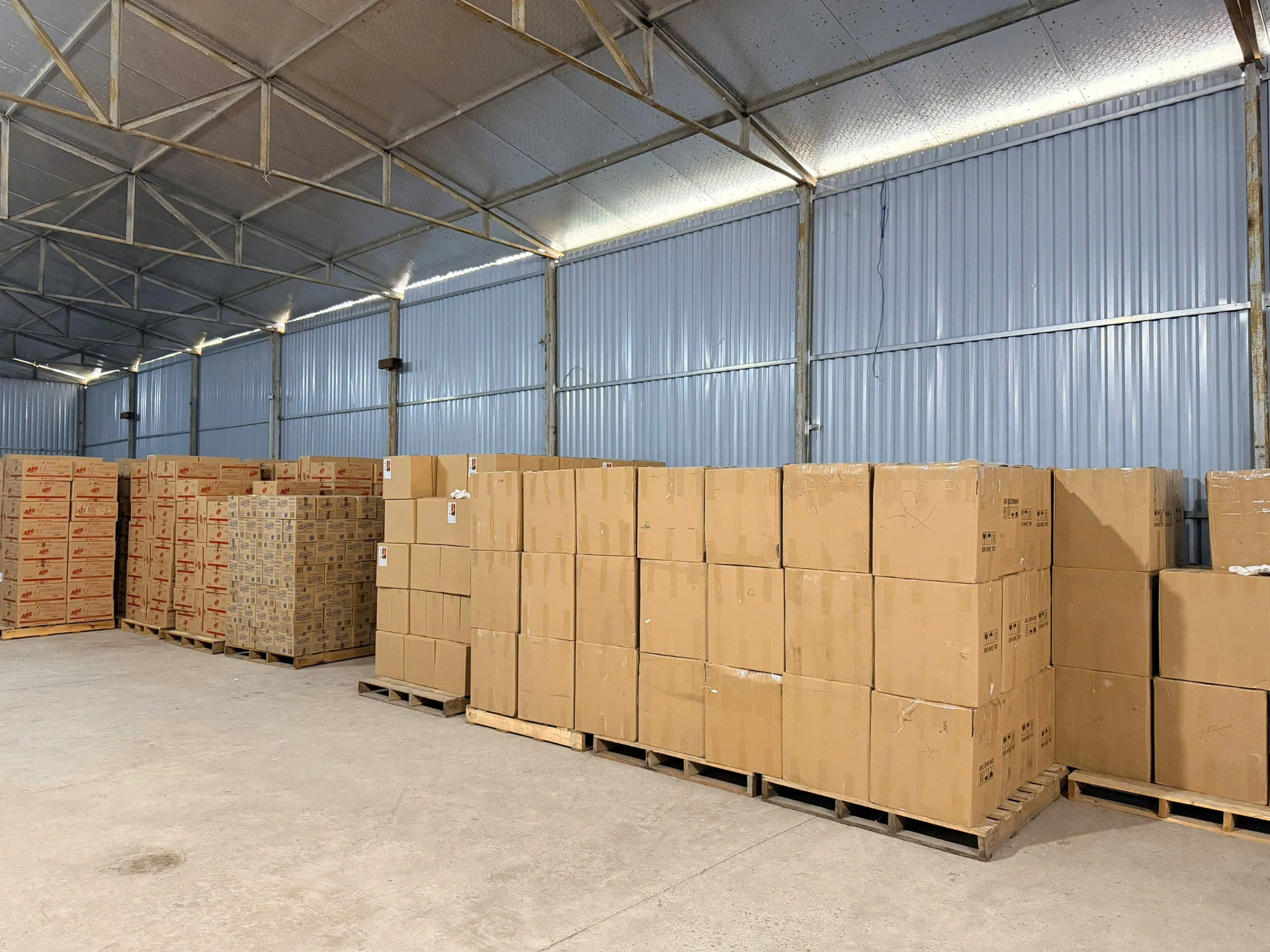 Quà Tết Cho Công Nhân Viên: Chọn Sao Cho Trúng Tâm Lý Với Ngân Sách Chỉ Từ 100.000đ? 20 xưởng sỉ quà tết